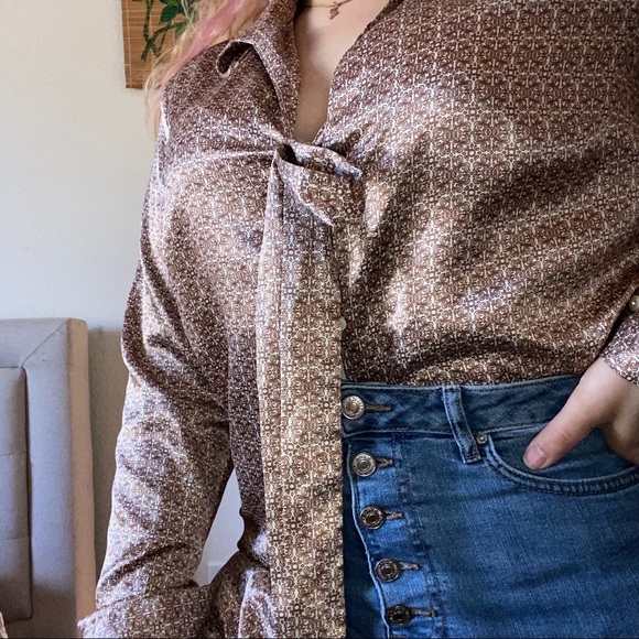 Apostrophe Vintage Satin Button-Up - Picture 3 of 5